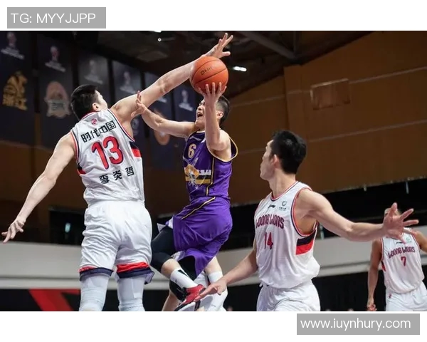 北京篮球队整体压制体系解析:战术运用与比赛策略的深度剖析 北京篮球队整体压制体系解析:战术运用与比赛策略的深度剖析