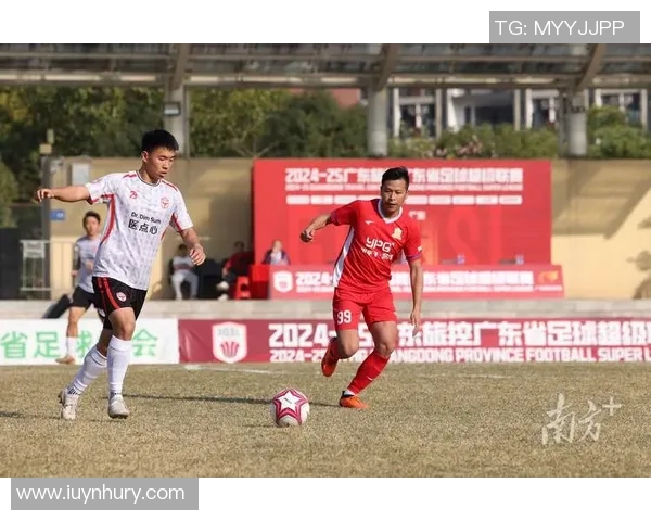 深圳足球队以72分稳居邀请赛积分榜首位竞争激烈引人关注 深圳足球队以72分稳居邀请赛积分榜首位竞争激烈引人关注