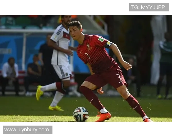 足球明星与女明星的魅力壁纸合集尽显风采与时尚魅力 足球明星与女明星的魅力壁纸合集尽显风采与时尚魅力